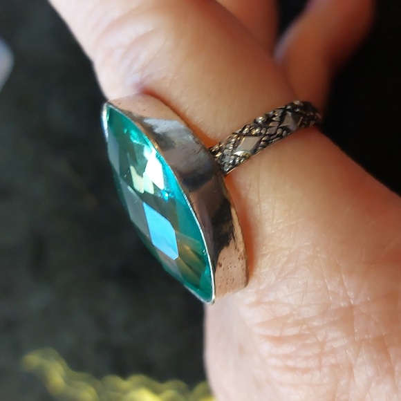 Green Cut Glass Or Dyed Quartz Marquise Sterling Silver 925 Ring Size 7.5 - Picture 3 of 6